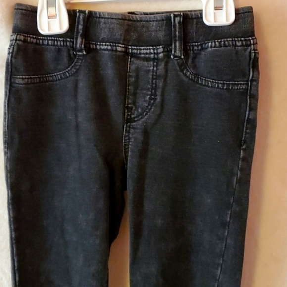 💜 2/$13 Levi's distressed legging - Picture 3 of 5